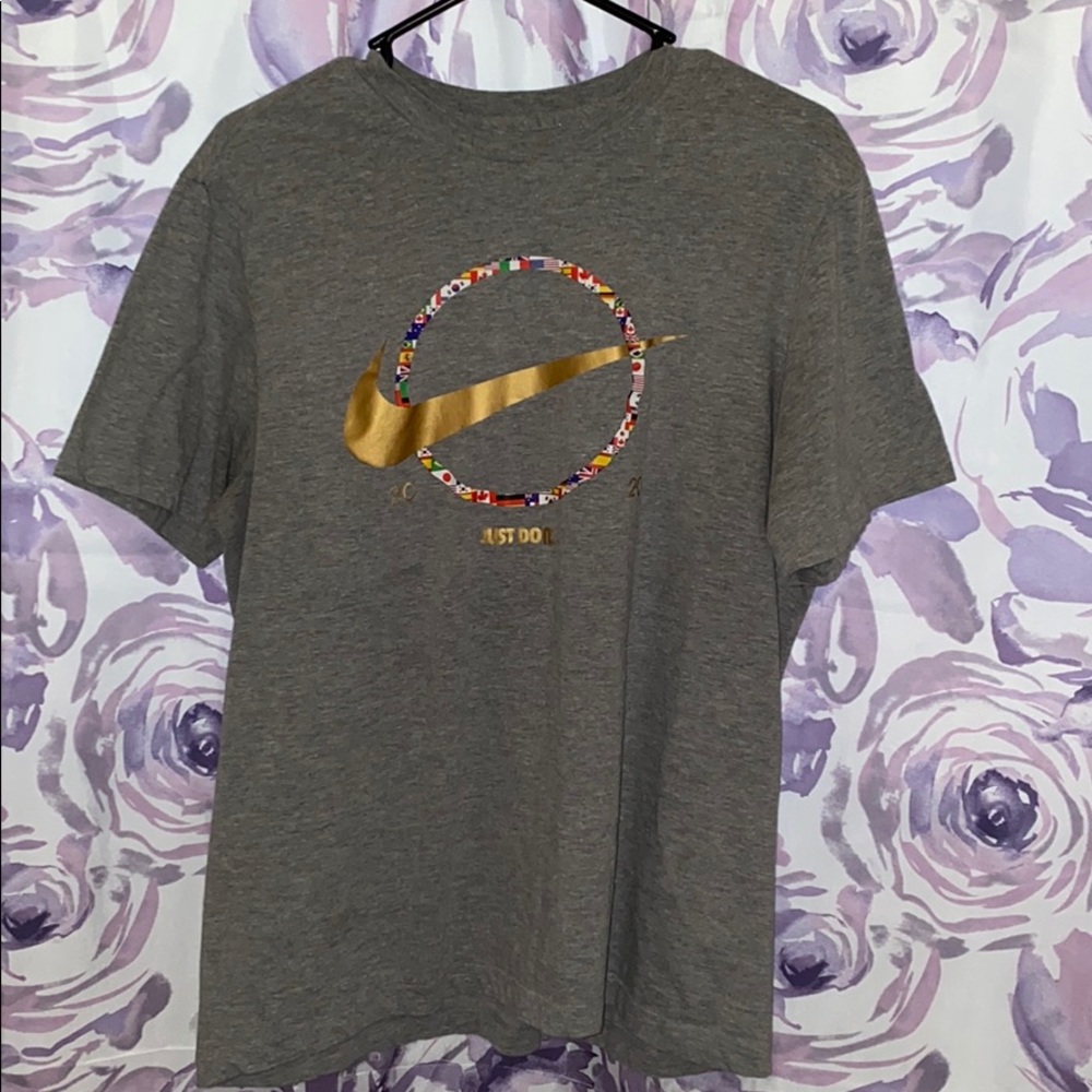 Nike gray tee